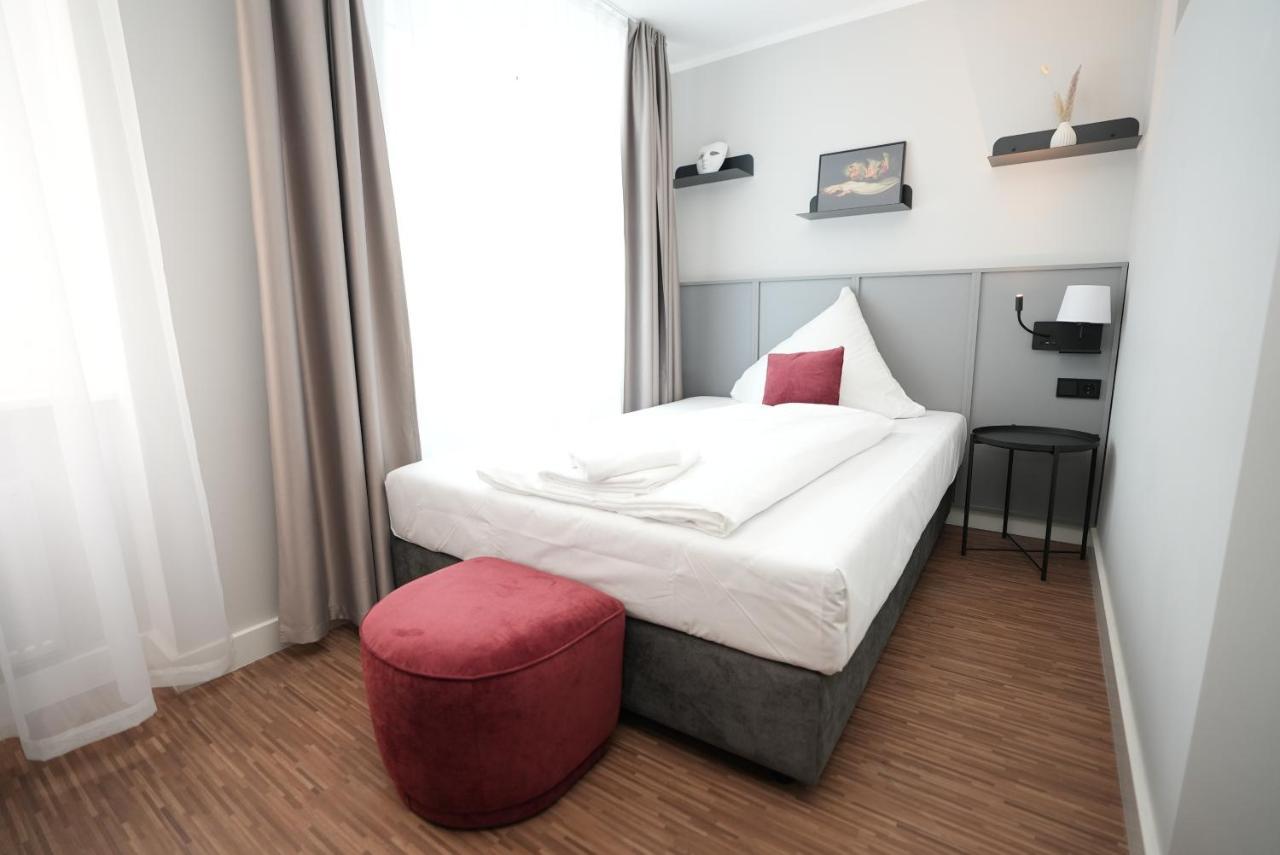 Boutique Kaiser - Hotel & Apartments Frankfurt am Main Bagian luar foto